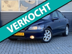 Volvo S60 - 2.4 | Trekhaak | Cruise | Navi | Clima