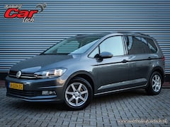 Volkswagen Touran - 1.6 TDI SCR Connected Series 7p Clima | Cruise | Navi | Panoramadak | Trekhaak | Pdc |
