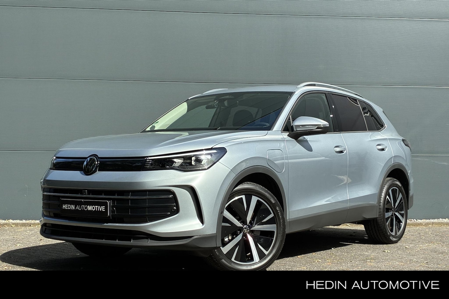 Volkswagen Tiguan - 1.5 eHybrid Life Edition | Stoel&Stuurverwarming | 360 Camera | Navigatie | Dashcam Voor&A - AutoWereld.nl