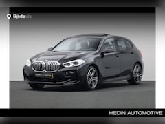 BMW 1-serie - 118i Executive Edition M Sport pakket | Achteruitrijcamera | DAB-Tuner | Glazen Panoramada