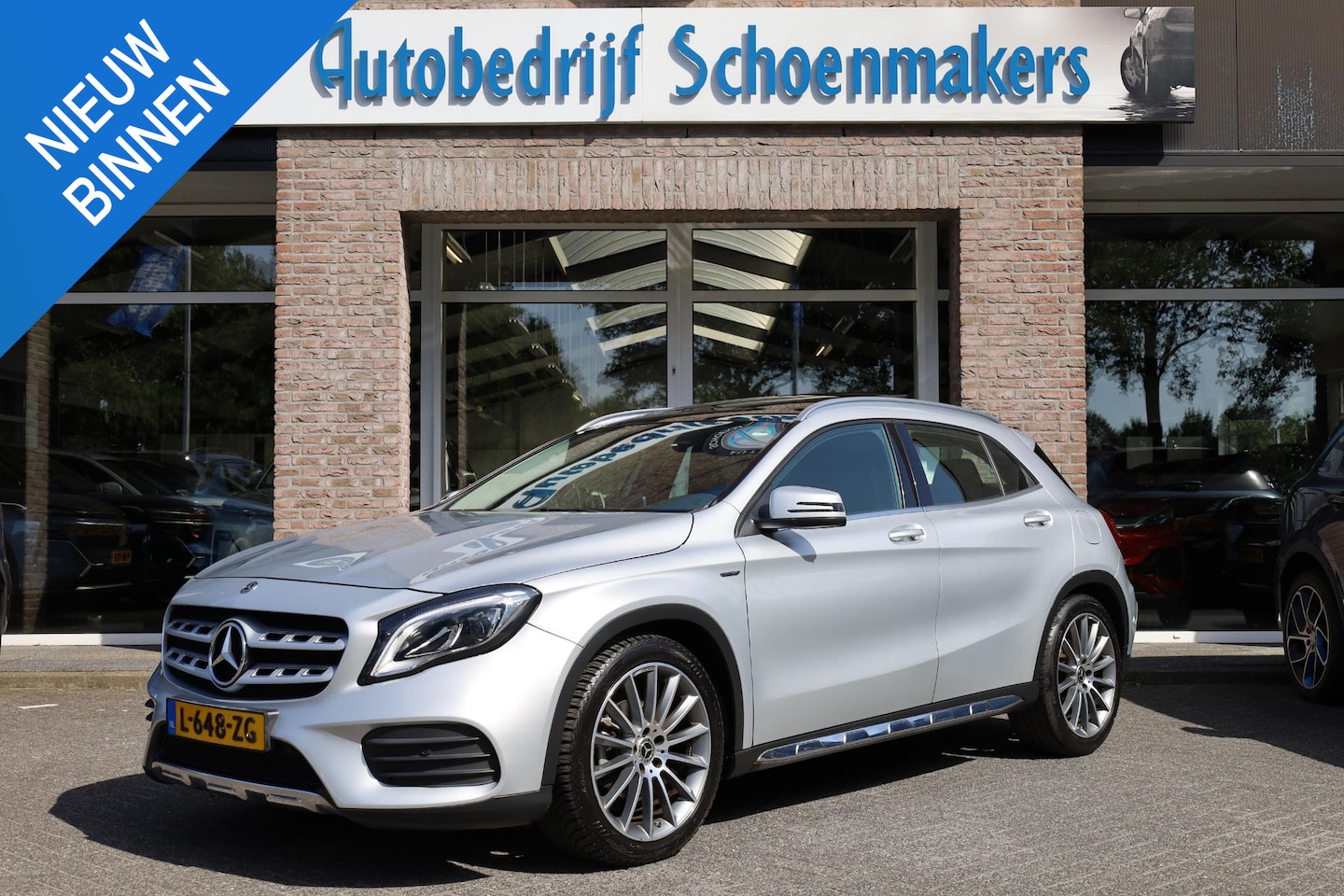 Mercedes-Benz GLA-Klasse - 180 AMG Night Upgrade PANO TREKHAAK-AFN LEER STOELVERW. CAMERA CRUISE SPORTSTOEL STUURFLIP - AutoWereld.nl