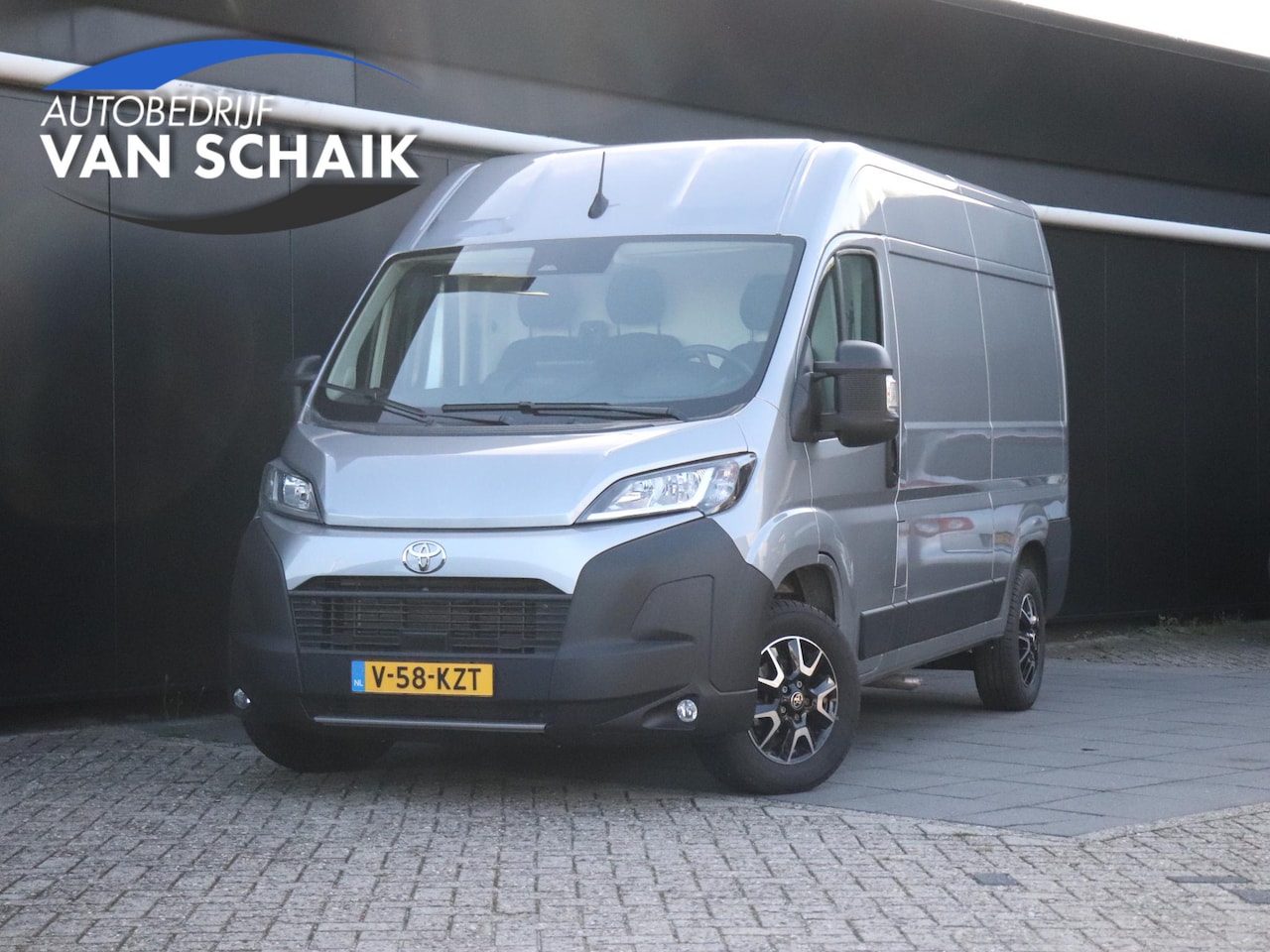 Toyota PROACE Max - 2.2 D-4D L2H2 3.5t Navigator | CAMERA | TREKHAAK | ADAPT. CRUISE | NAVI | APPLE CARPLAY | - AutoWereld.nl