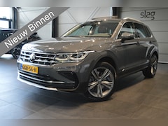 Volkswagen Tiguan - 1.4 TSI eHybrid pano camera head up trekhaak 19 inch