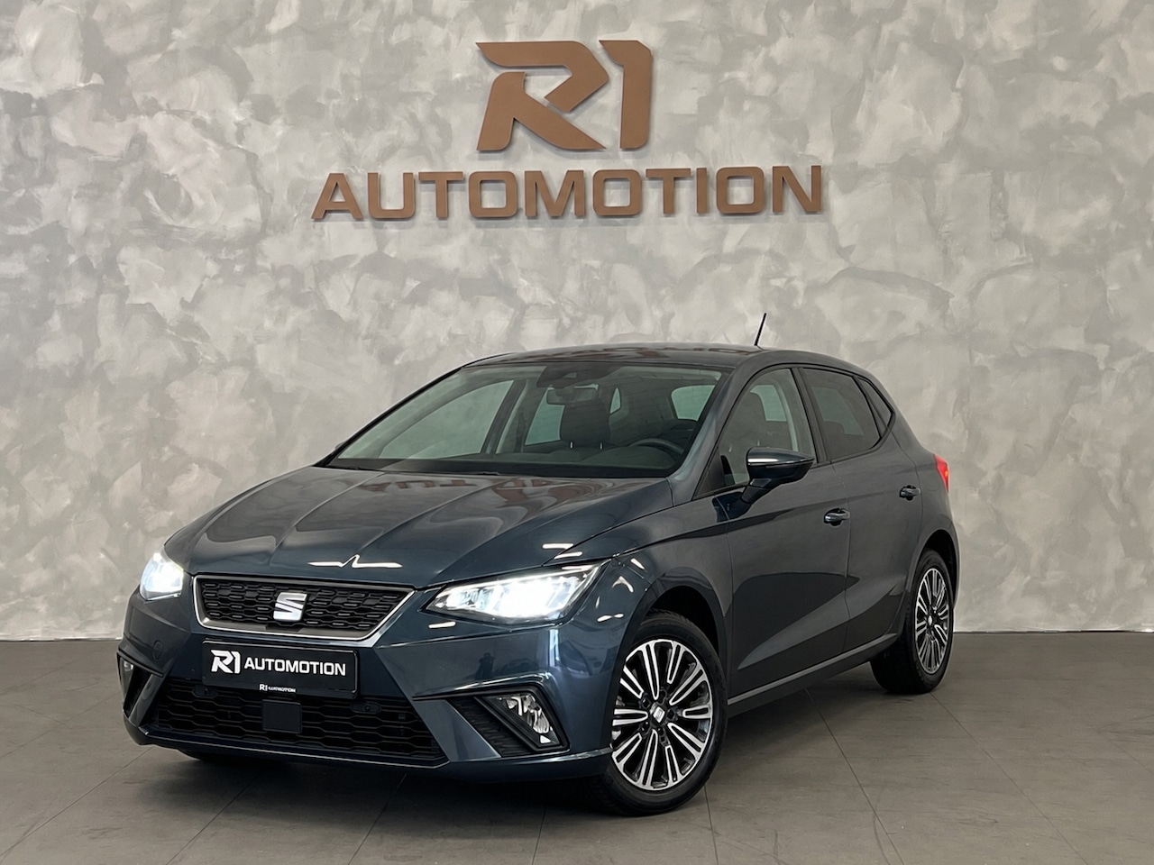 SEAT Ibiza - 1.0 EcoTSI FR Business Connect|CAMERA|KEYLESS|DIGITAL COCKPIT|CARPLAY|STOELVERWARMING|CRUI - AutoWereld.nl