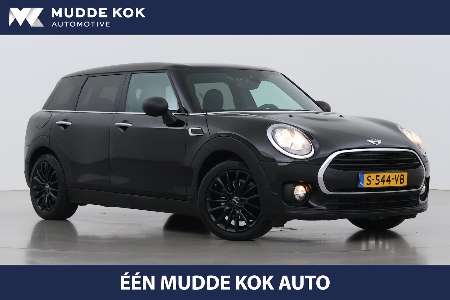 MINI Clubman - 1.5 One D Chili Serious Business | Panoramadak | Automaat | Navigatie | Cruise Control | A - AutoWereld.nl