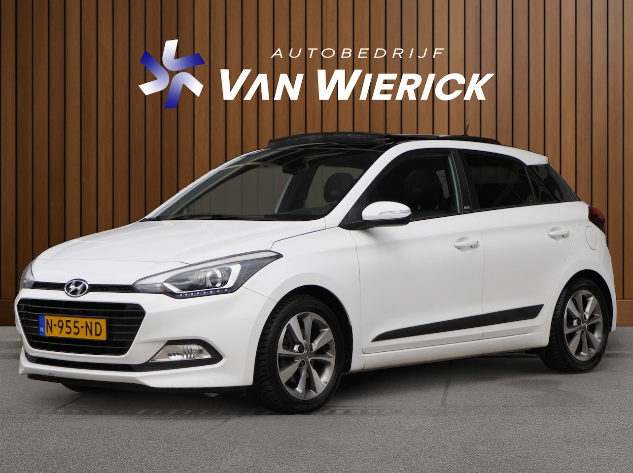 Hyundai i20 - 1.0 T-GDI Premium 120PK | Schuifdak | Camera | Cruise | Clima | Trekhaak | LM Velgen - AutoWereld.nl