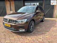 Volkswagen Tiguan - 1.4 TSI Comfortline, CARPLAY, TREKHAAK, 19INCH LM