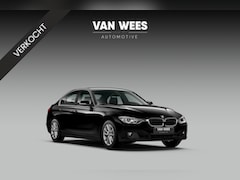BMW 3-serie - 320i Upgrade Edition | NL auto | 3e eigenaar | Sportstuur | Schakelpaddles | Sportstoelen