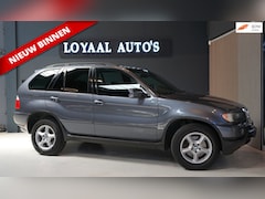 BMW X5 - 4.4i | AUT | PANO | NAVI | LEDER | TREKHAAK | PDC | APK