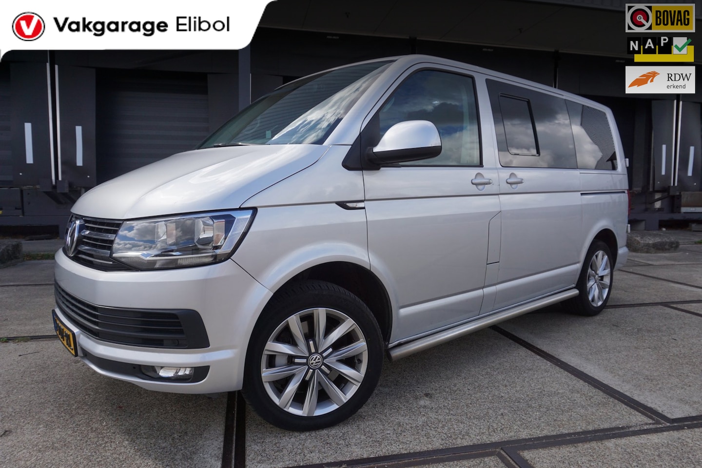 Volkswagen Transporter - 2.0 TDI L1H2 Highline * DSG * 204 PK * 2x schuifdeur - AutoWereld.nl