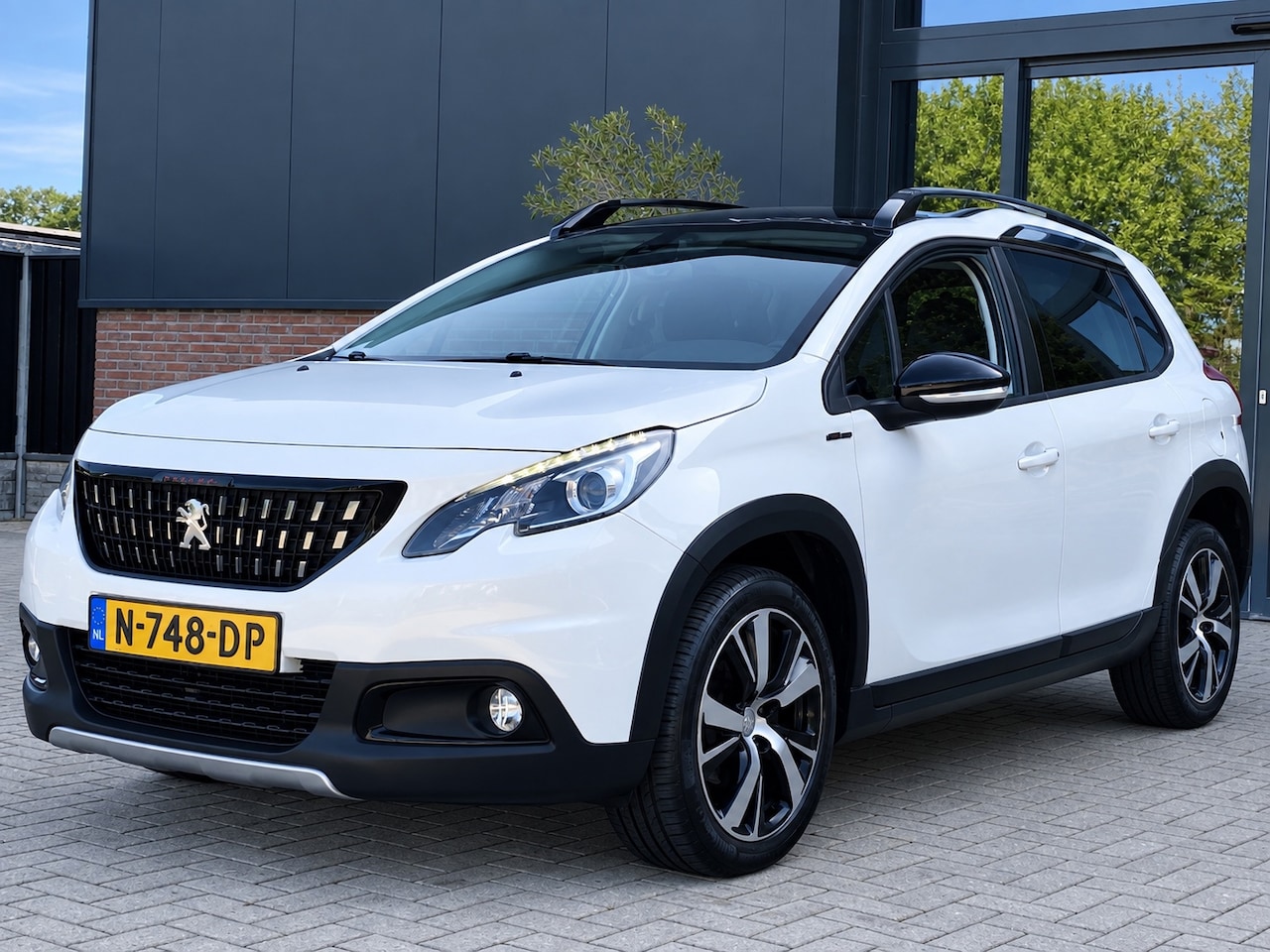 Peugeot 2008 - 1.2 PureTech GT-line PANO NAVI XENON CRUISE PDC CLIMA LED AUTOMAAT - AutoWereld.nl