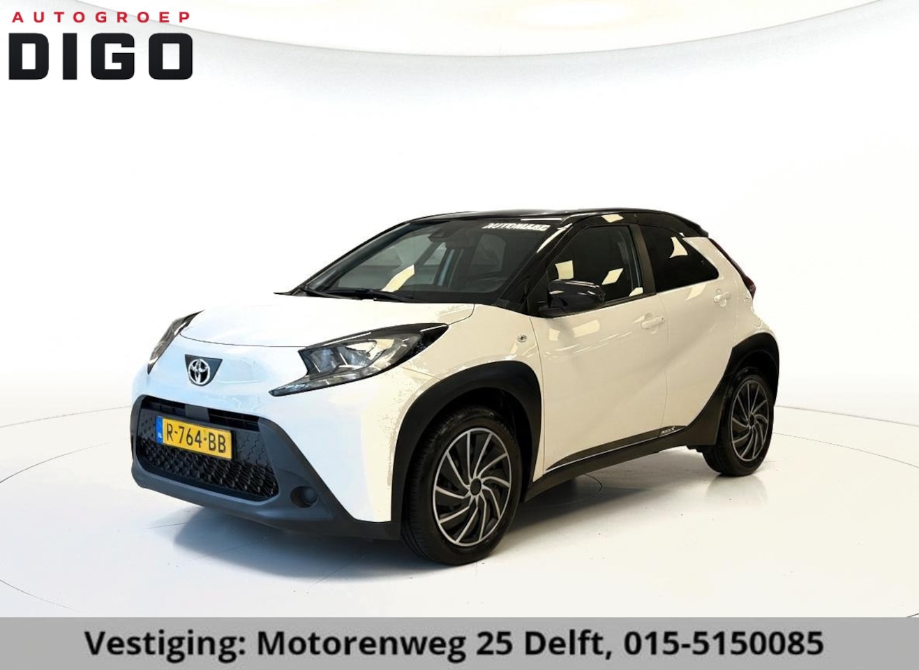 Toyota Aygo X - 1.0 VVT-i AUTOMAAT BI-TONE GARANTIE TOT 08-2032! . ACHTERUITRIJ CAMERA . SLECHTS 38.000 KM - AutoWereld.nl