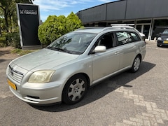 Toyota Avensis - 1.8 VVTI LINEA TERRA / EXPORT / AIRCO / 5 DEURD / USB / NAP