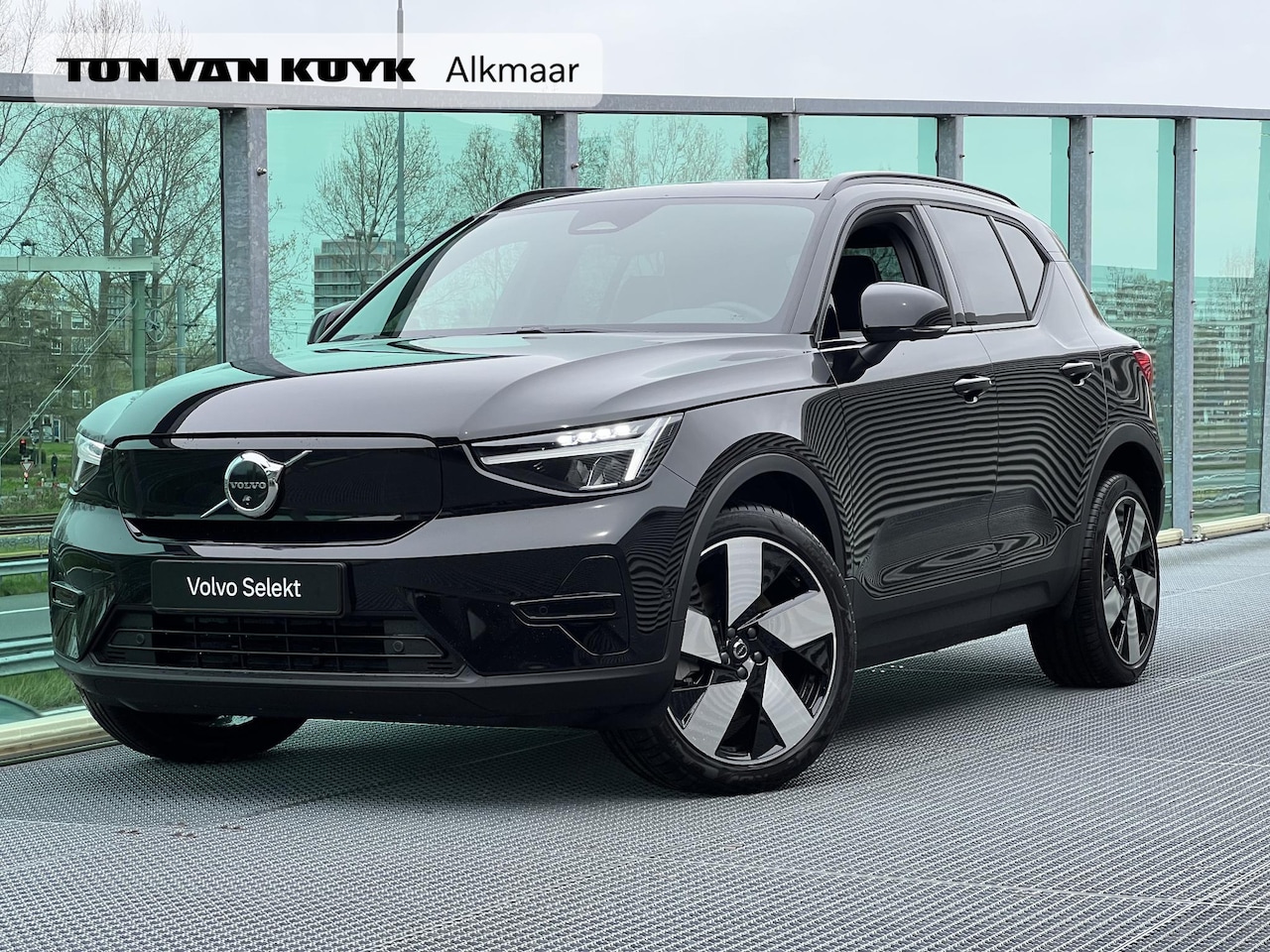 Volvo EX40 - Single Motor Extended Range Ultra 82 kWh Panorama dak, Electr. verstelbare stoelen, 360 G - AutoWereld.nl