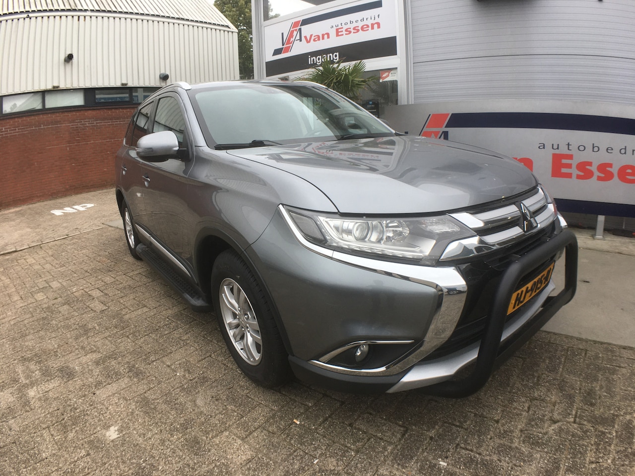 Mitsubishi Outlander - 2.0 Business Edition 2.0 Business Edition, keyles entry/go, automaat Navi, climate , trekhaak, - AutoWereld.nl