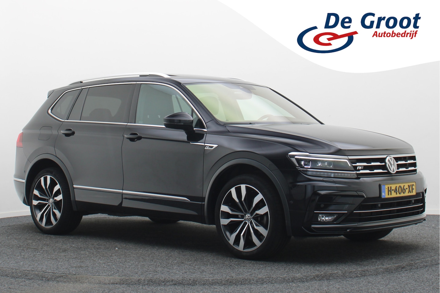 Volkswagen Tiguan Allspace - 1.5 TSI Highline Business R 7p. Panoramadak, Keyless, ACC, Trekhaak, Apple Carplay, Camera - AutoWereld.nl