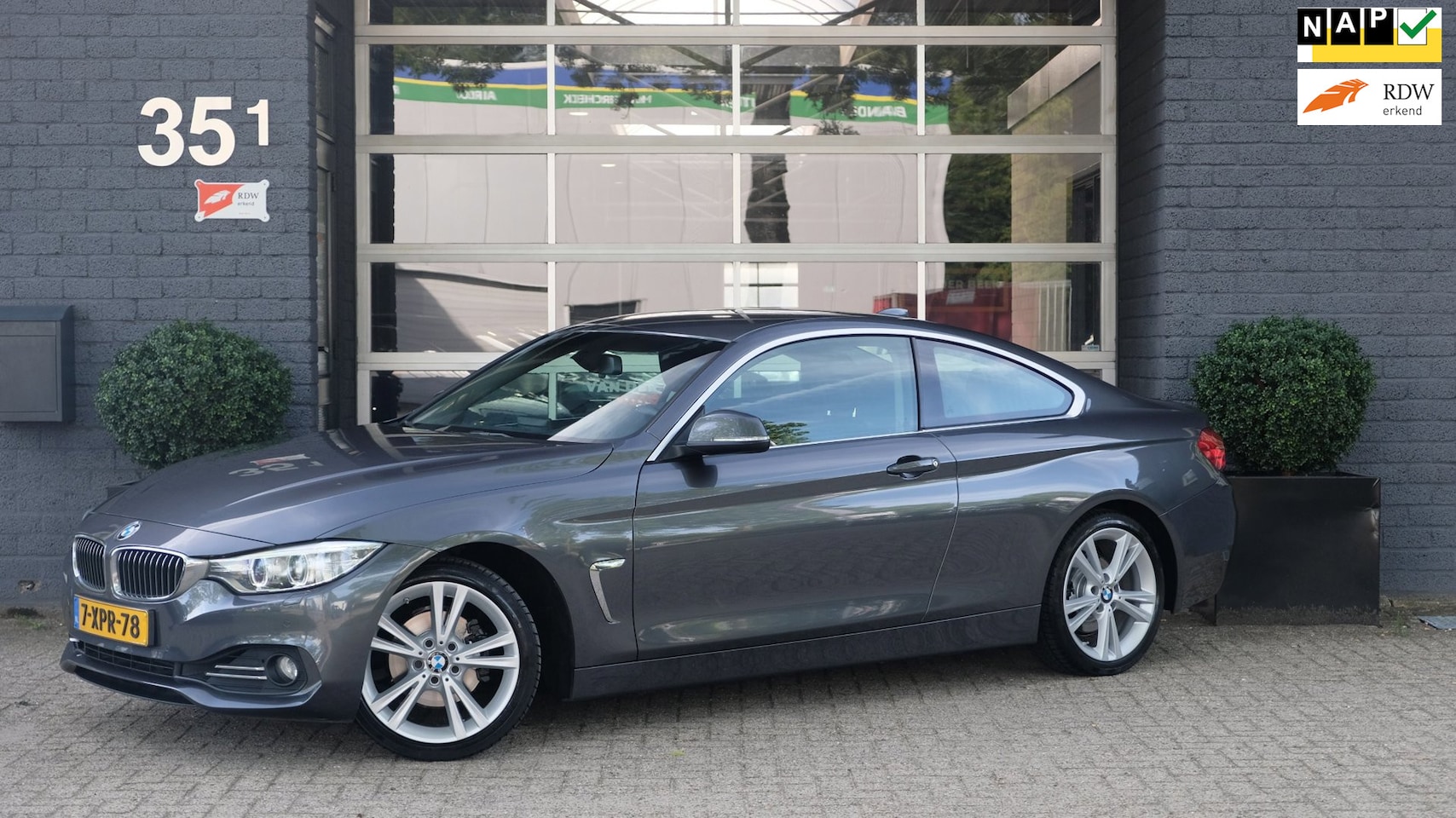 BMW 4-serie Coupé - 420i High Executive Leder Camera | 1e eigenaar | Dealer onderhouden - AutoWereld.nl