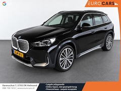 BMW iX1 - xDrive30 67 kWh Trekhaak Harman Kardon 360 Camera Elektrisch Verstelbare Stoelen met Geheu