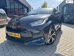 Toyota Yaris - 1.5 Hybrid 115 First Edition Automaat Camera CarPlay