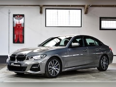 BMW 3-serie - 320i High Executive M Sport | Apple Car Play | HUD | Dealer onderhouden