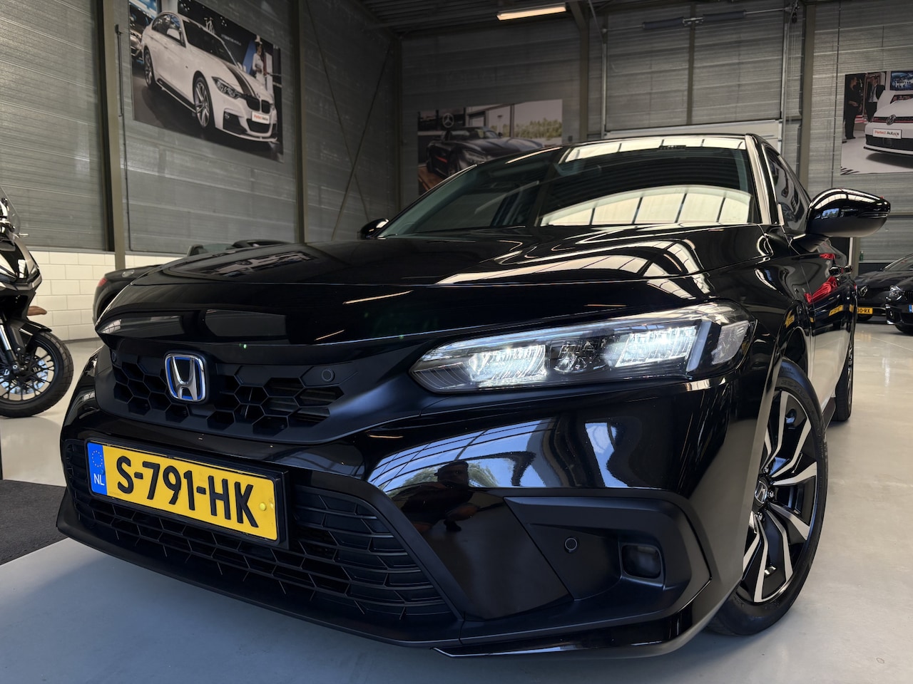 Honda Civic - 2.0 e:HEV Elegance Adapt Cruise, Automaat, Camera - AutoWereld.nl