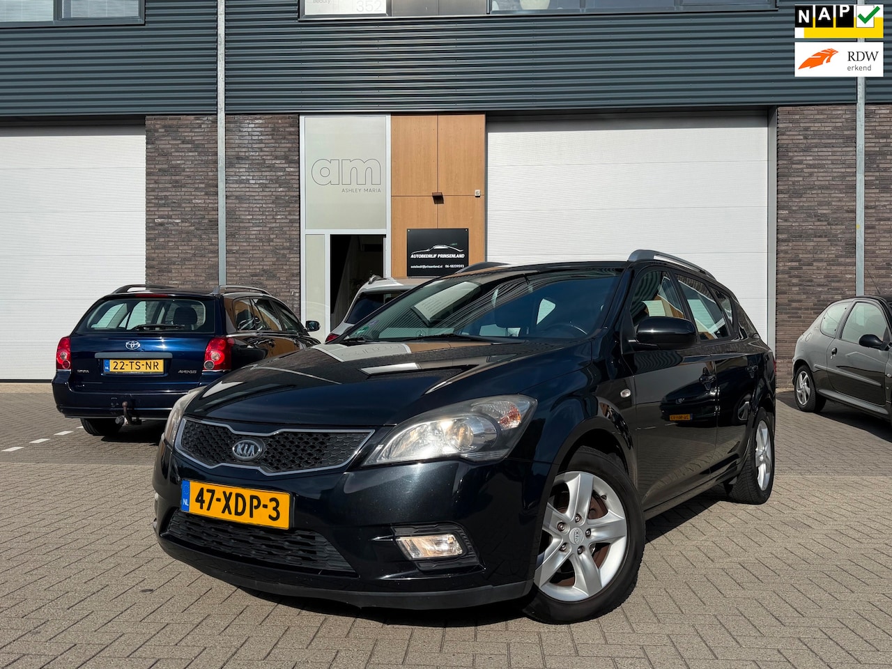 Kia Cee'd Sporty Wagon - 1.4 CVVT Navigator Plus Pack 1.4 CVVT Navigator Plus Pack - AutoWereld.nl