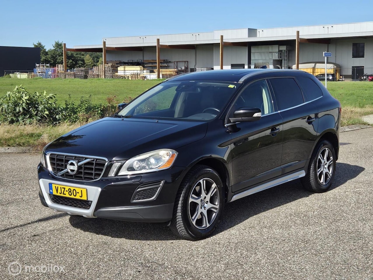 Volvo XC60 - 2.4 D5 AWD Summum Grijs kenteken / Bestel auto - AutoWereld.nl