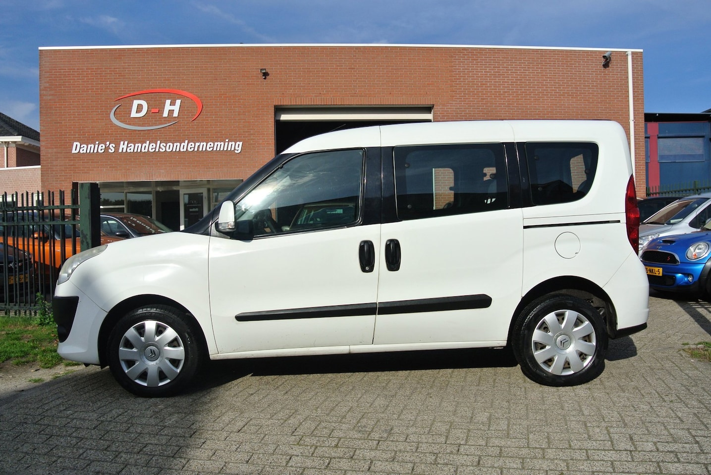 Fiat Doblò - 1.4 Dynamic 7persoons inruil mogelijk nap - AutoWereld.nl