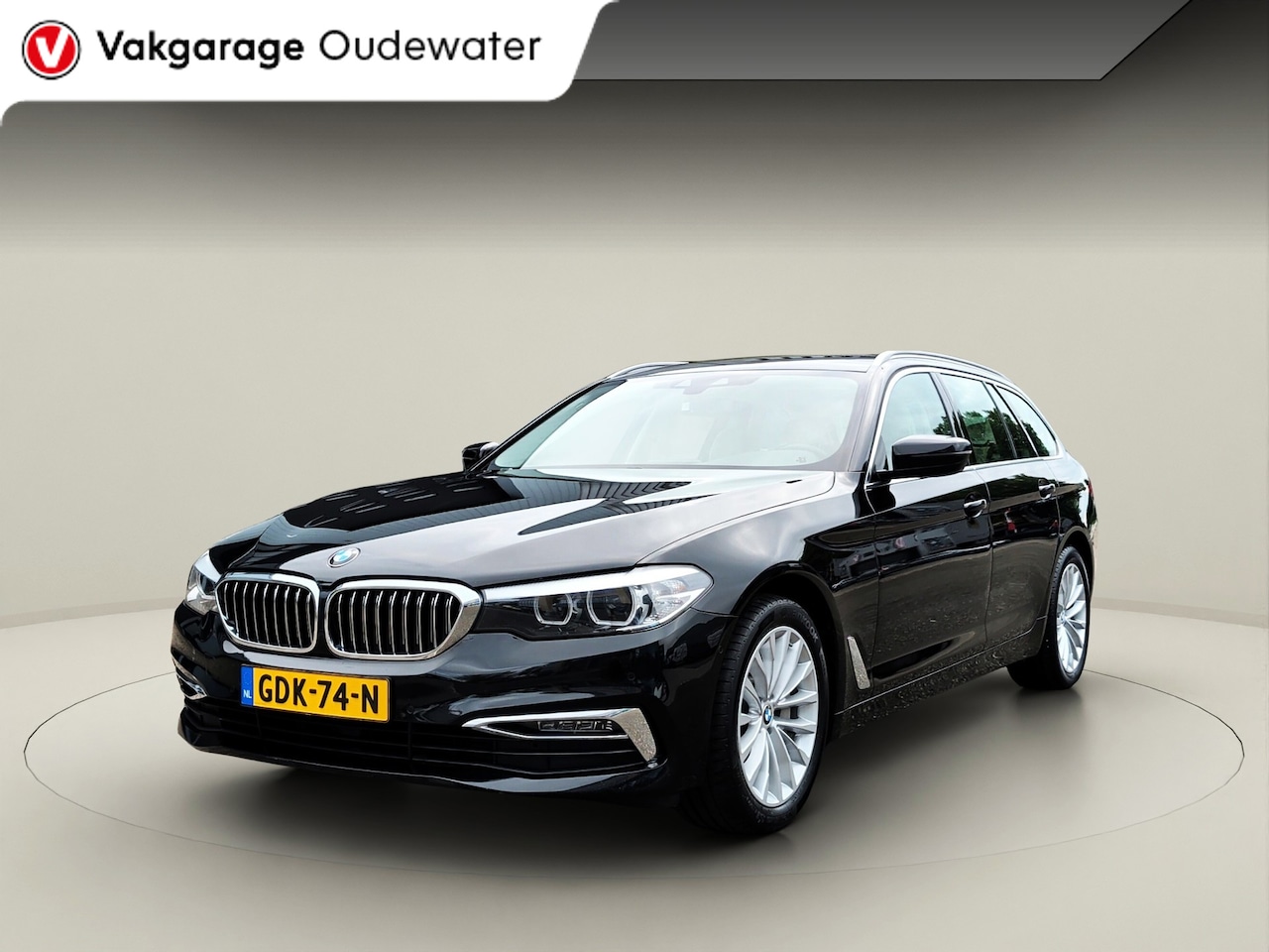 BMW 5-serie Touring - 530i High Executive * Camera * Trekhaak - AutoWereld.nl