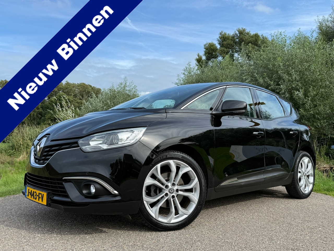 Renault Scénic - 1.5 dCi Zen | 1e Eigenaar | Navi | 20" Velgen | Key-Less | Trekhaak | Clima | 6 Versnellin - AutoWereld.nl