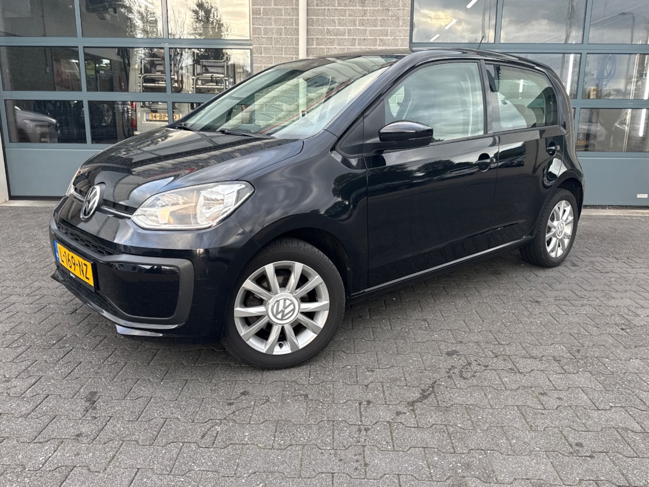 Volkswagen Up! - 1.0|PARKEERCAMERA|ECC|BLUETOOTH| - AutoWereld.nl