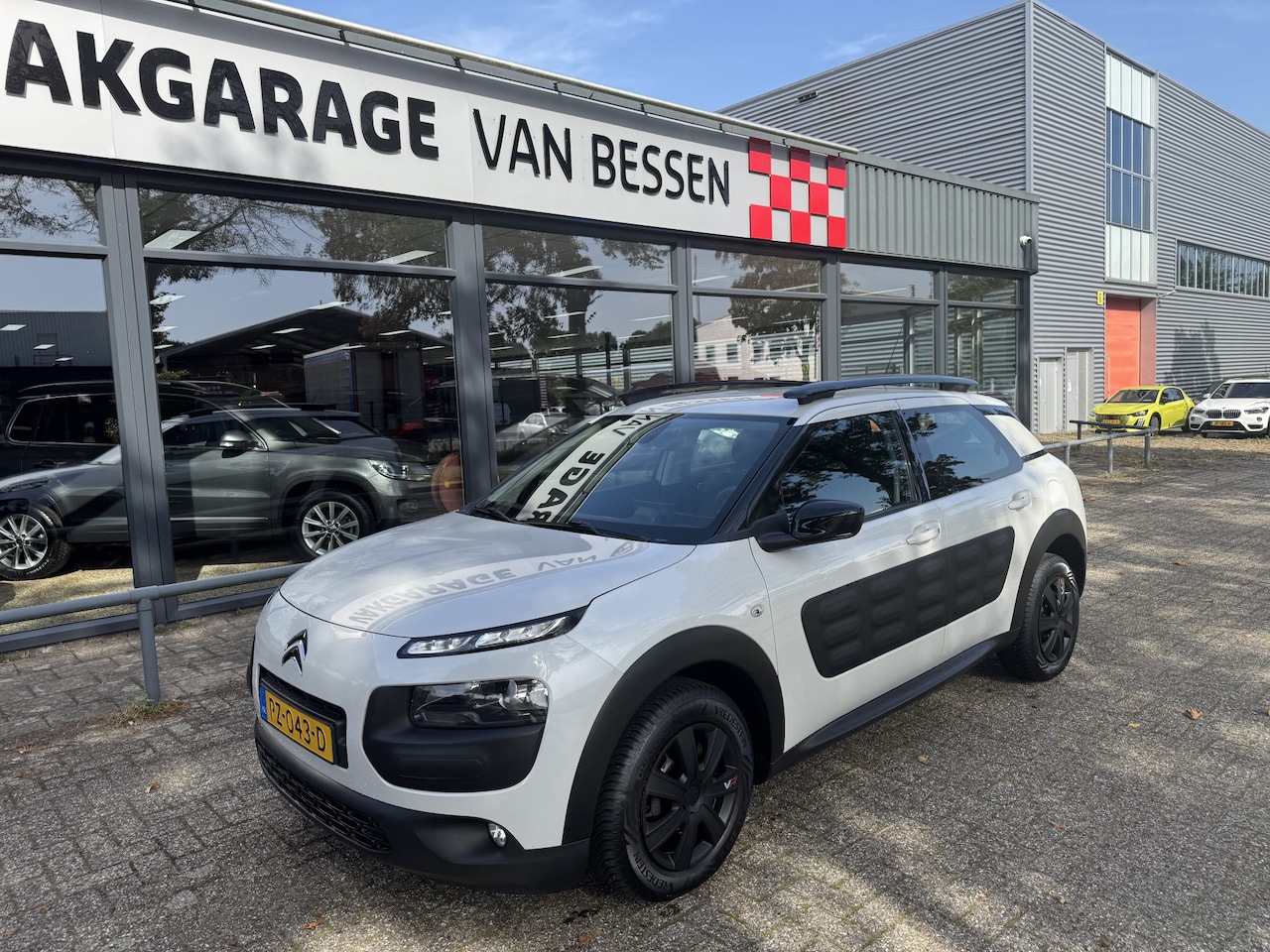 Citroën C4 Cactus - 1.2 PureTech Business CLIMA-CRUISE-TREKHAAK - AutoWereld.nl