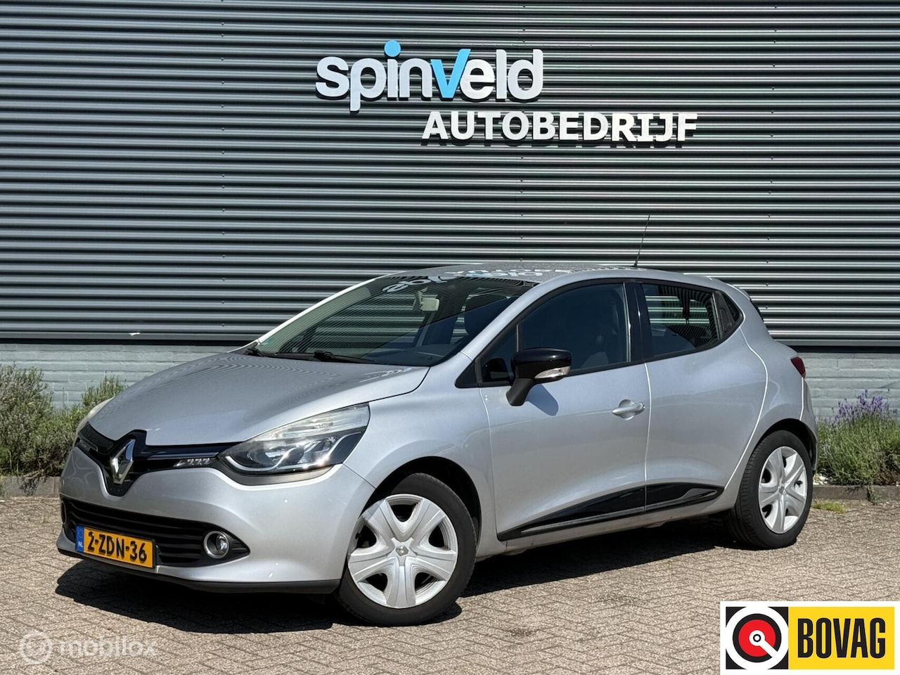 Renault Clio - 1.2 16V - Navi - Cruise - Led - - AutoWereld.nl