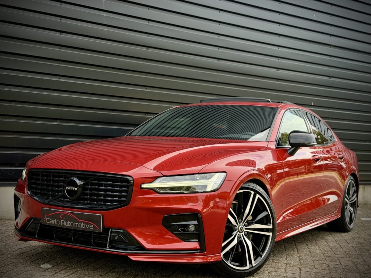 Volvo S60 - 2.0 T5 R DESIGN PANO|HUD|HK|PILOTASS|BLINDSPOT VOL! - AutoWereld.nl
