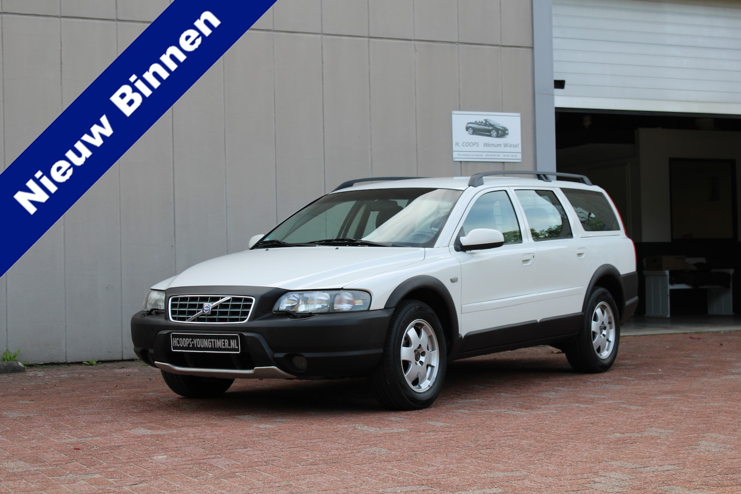 Volvo XC70 - 2.4 T AWD YOUNGTIMER | APPLE CARPLAY incl. 21% BTW - AutoWereld.nl
