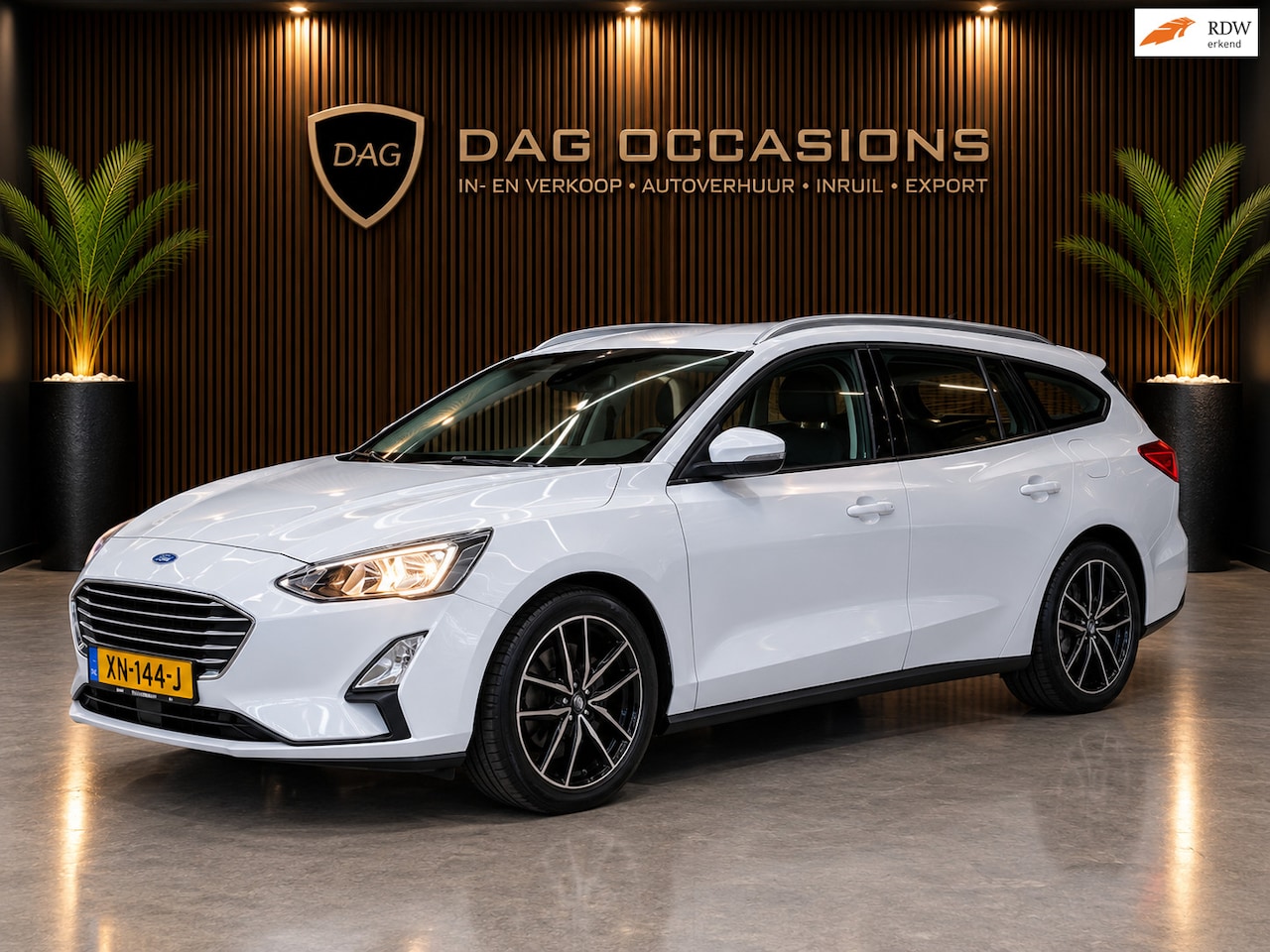 Ford Focus Wagon - 1.0 EcoBoost NAV|CRUISE|CARPLAY|TREKHAAK - AutoWereld.nl
