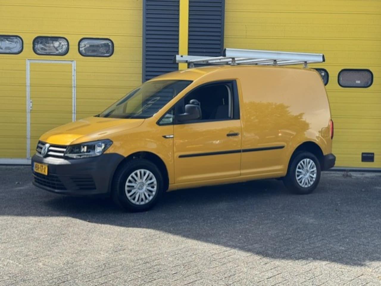 Volkswagen Caddy - 2.0 TDI Airco Cruise EU6 NAP APK 2027 - AutoWereld.nl