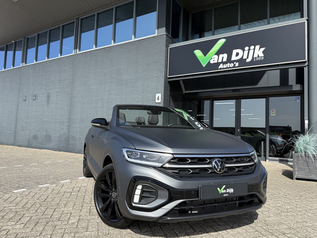 Volkswagen T-Roc Cabrio - 1.5 TSI R-Line Edition Grey Navi Camera Leer Trekhaak Beats - AutoWereld.nl