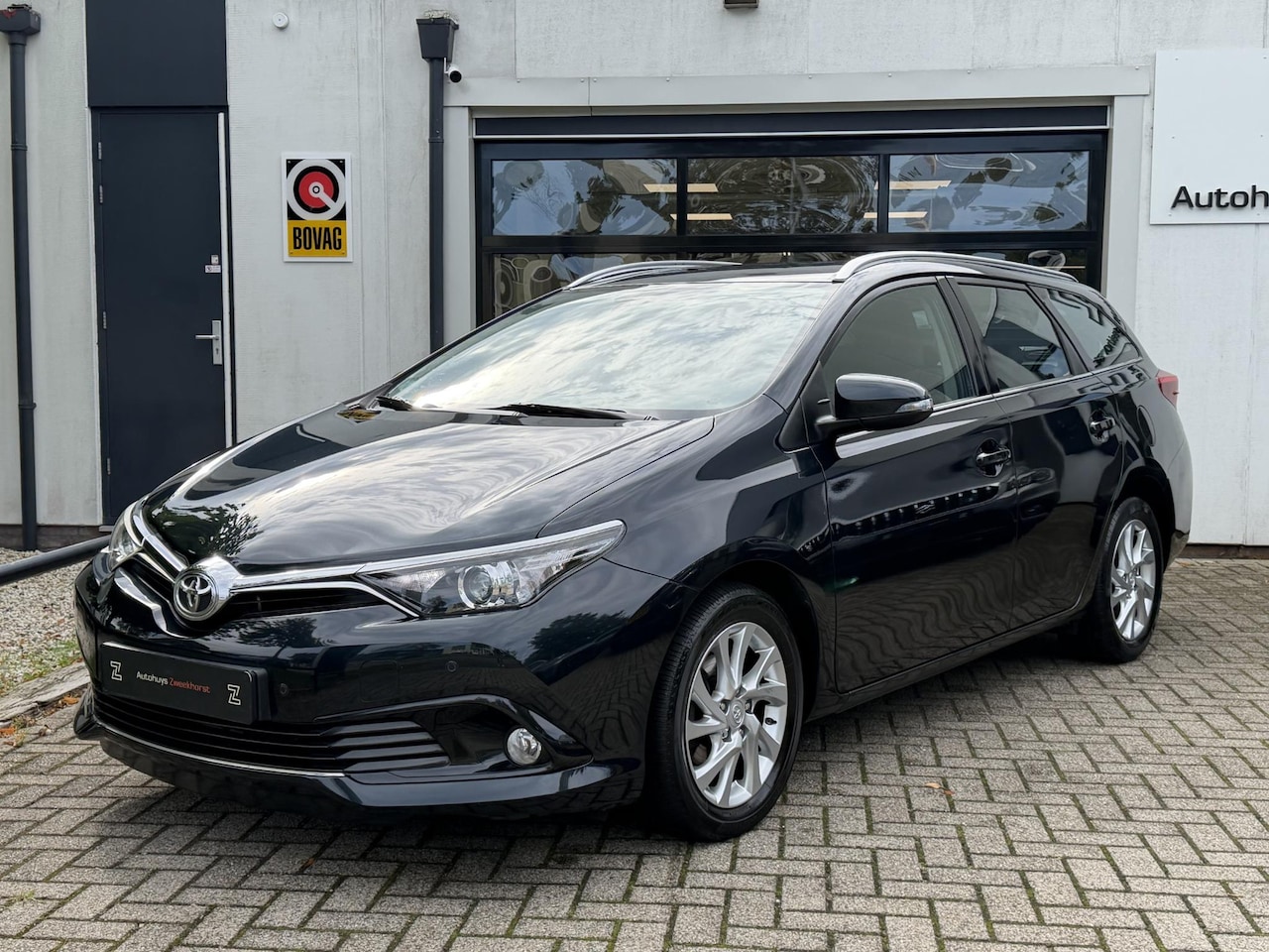 Toyota Auris Touring Sports - 1.2T Aspiration 1e Eigenaar | Cruise Control | Achteruitrijcamera | Climate Control | Slec - AutoWereld.nl