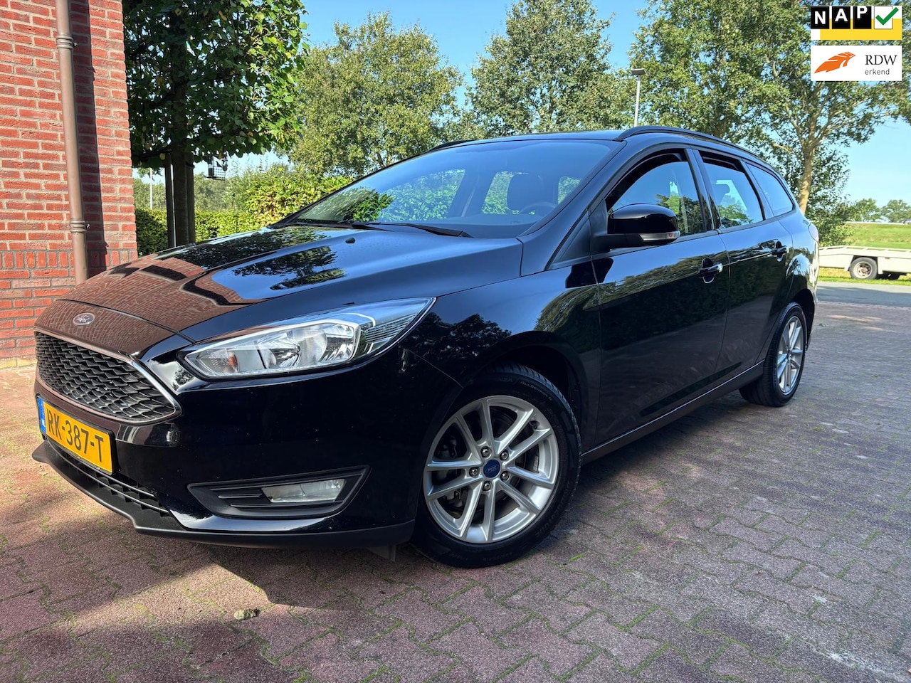 Ford Focus Wagon - 1.0 Lease Edition 1.0 Lease Edition - AutoWereld.nl