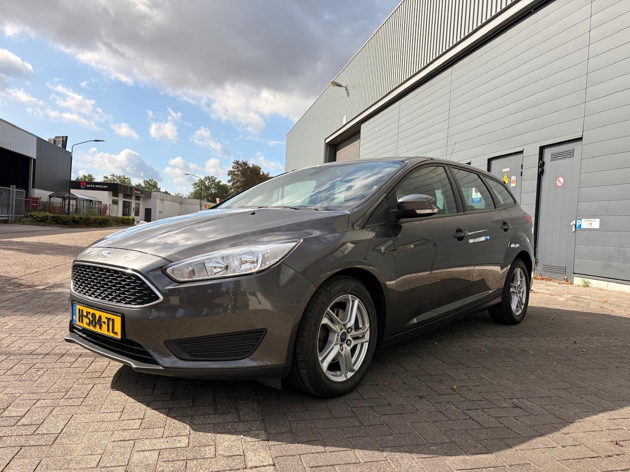 Ford Focus Wagon - 1.0 Lease Edition 133936 KM - AutoWereld.nl