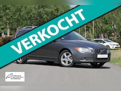 Volvo V70 - 2.0F Summum / Leder interieur / Trekhaak / Stoelverwarming / Parkeersensoren / Climate con
