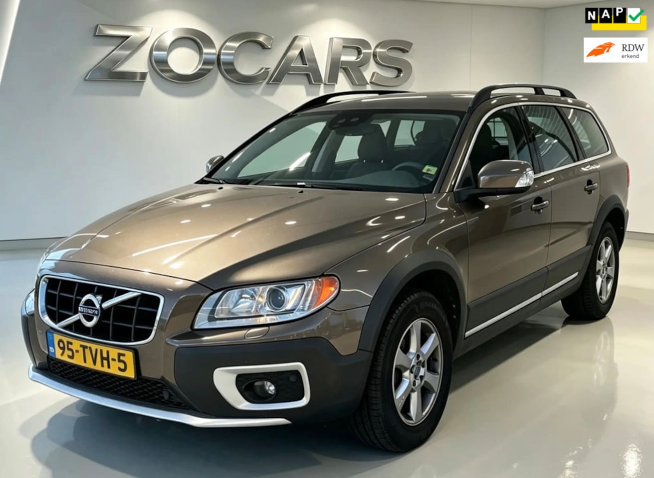 Volvo XC70 - 2.0 D3 FWD Limited Edition/5cilinders/NAV OPEN DAK/LEDER/STOELVERWARMING - AutoWereld.nl