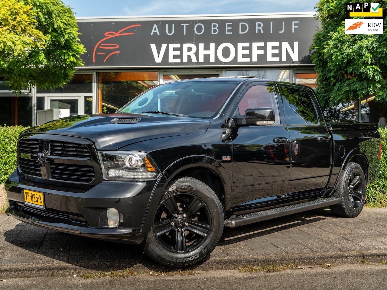Dodge Ram 1500 - 5.7 V8 Crew Cab 5'7 - 200 LITER GAS TANK - PANO - STOEL VERW / VERKOEL / STUUR VERW - PARK - AutoWereld.nl