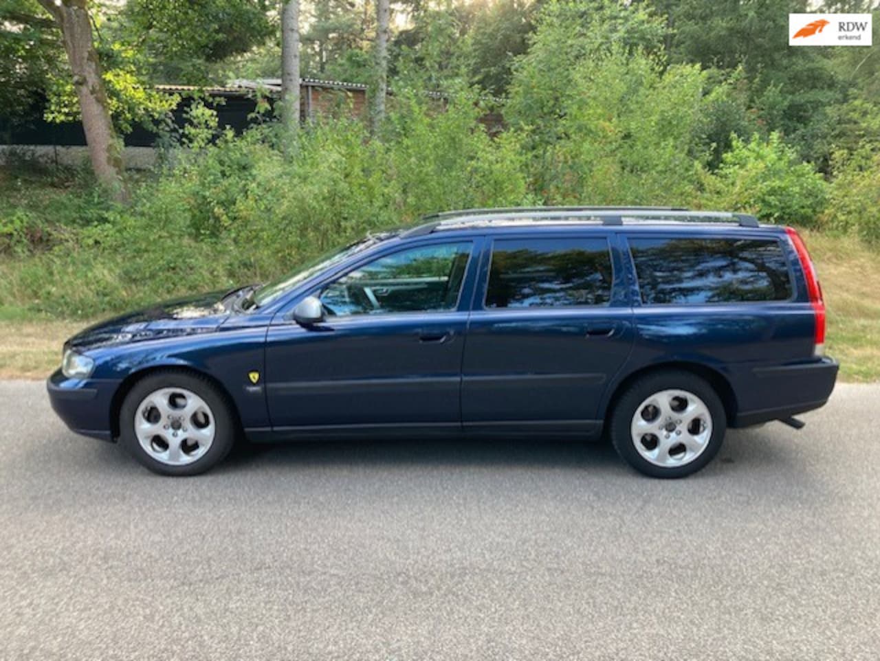 Volvo V70 - 2.4 AUT Airco Navi PDC Trekhaak - AutoWereld.nl