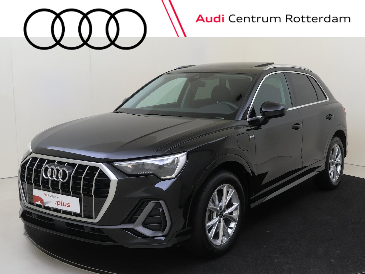 Audi Q3 - 45 TFSI e S line | SoH 95% | Panoramadak | Trekhaak | Lederen bekleding | Achteruitrijcame - AutoWereld.nl
