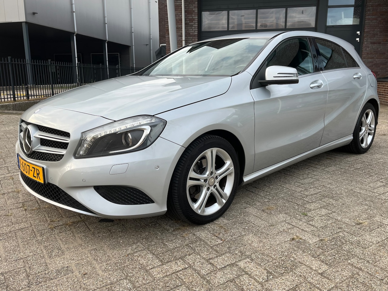 Mercedes-Benz A-klasse - 200 Prestige NAVIGATIE PDC 17” LMV - AutoWereld.nl