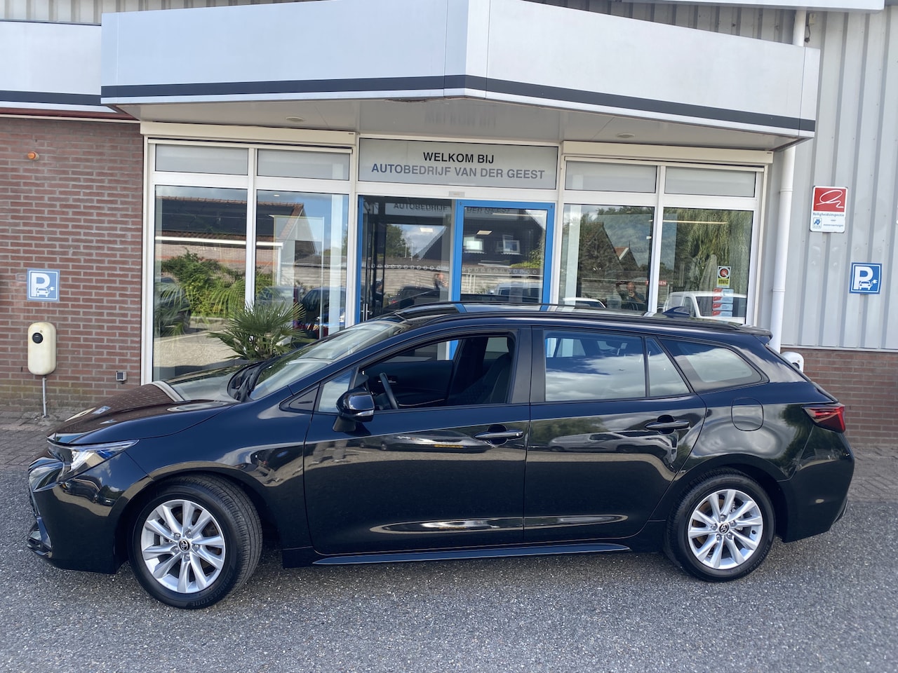 Toyota Corolla Touring Sports - Hybrid 140 Active Stoel/Stuurverwarming/Carplay - AutoWereld.nl