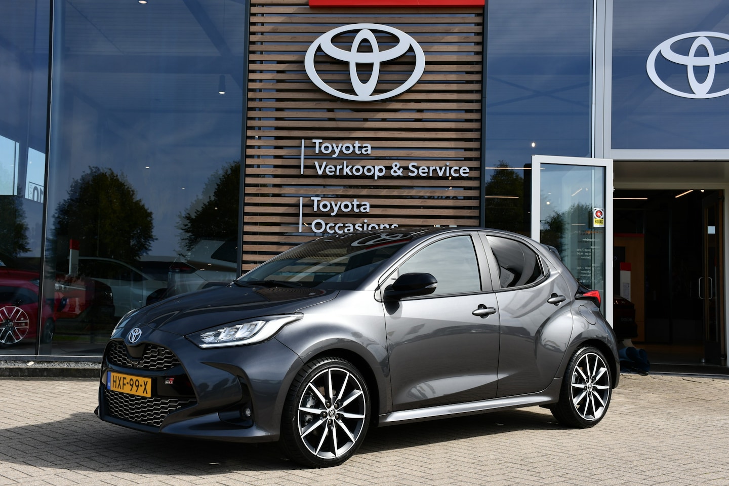 Toyota Yaris - 1.5 Hybrid 130 GR SPORT Automaat 130pk | Apple Carplay/Android Auto | Sportieve afstelling - AutoWereld.nl