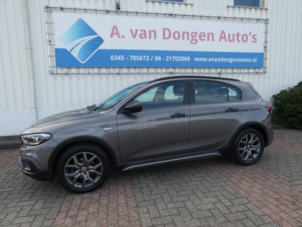 Fiat Tipo Cross - 1.0 City Cross 1.0 CITY CROSS,Clima,Cruise,Camera,Lane ASS,Trhaak - AutoWereld.nl